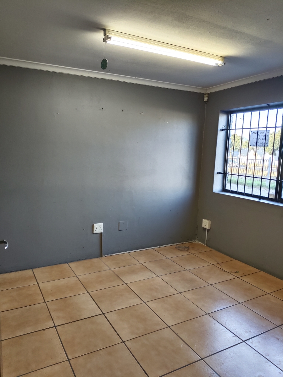 To Let commercial Property for Rent in Okavango Park Western Cape